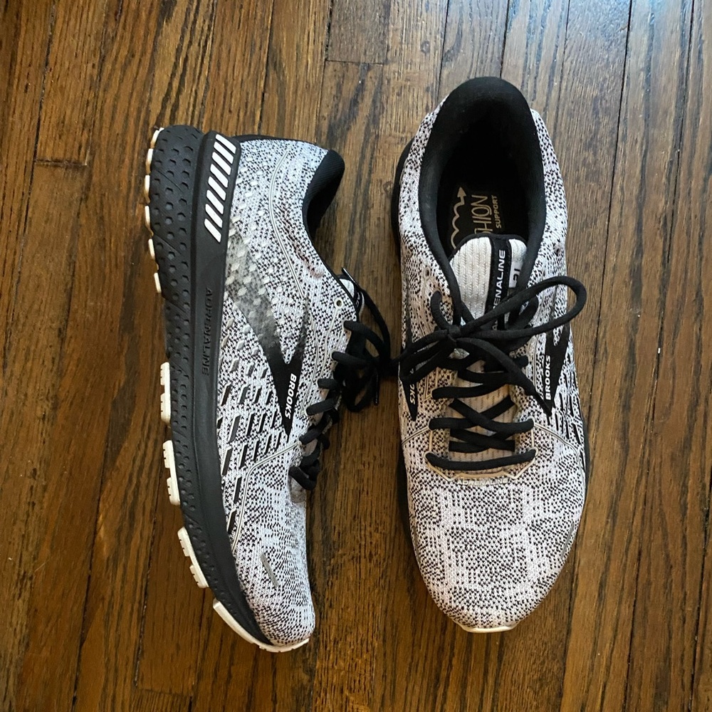 BROOKS MEN’S SNEAKERS 🌟